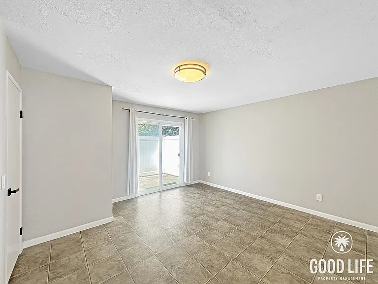 1640 Maple Dr #29 — Photo 10