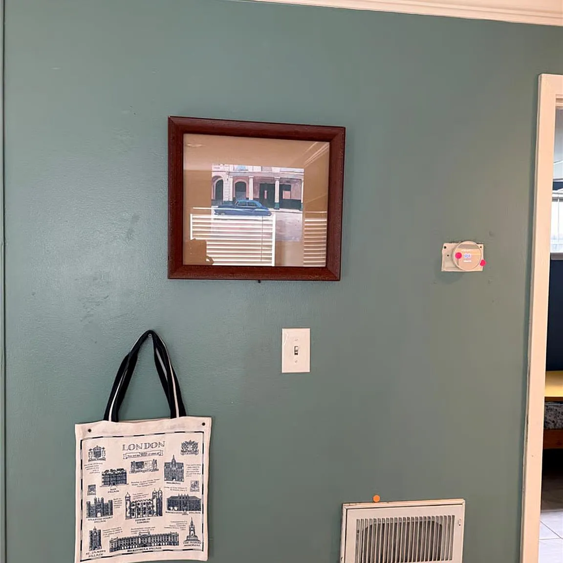 2 bed, 1.0 bath, 720 sqft, $2,550 — Photo 4