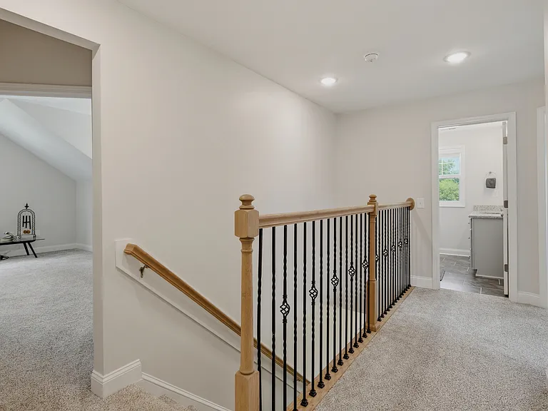 291 Burnside Dr — Photo 25