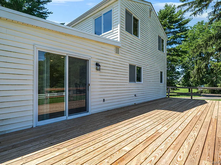 1394 Main Rd — Photo 28