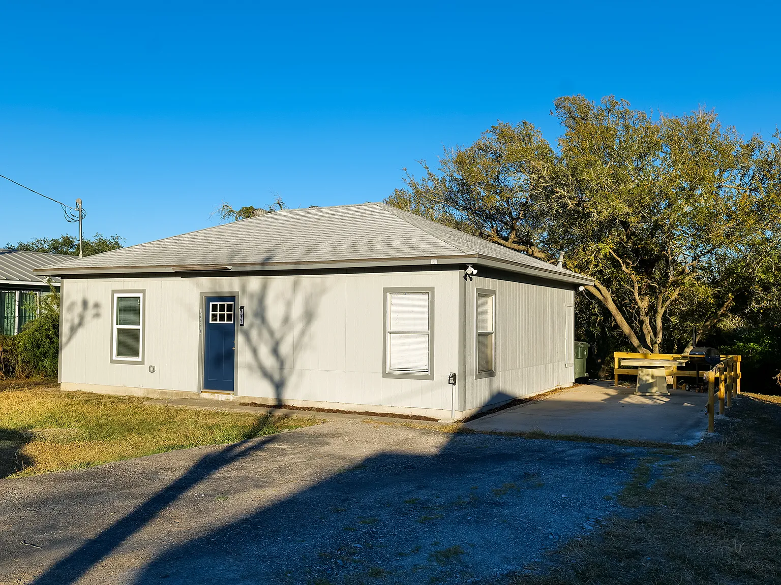 2 bed, 896 sqft, $2,600 — Photo 1