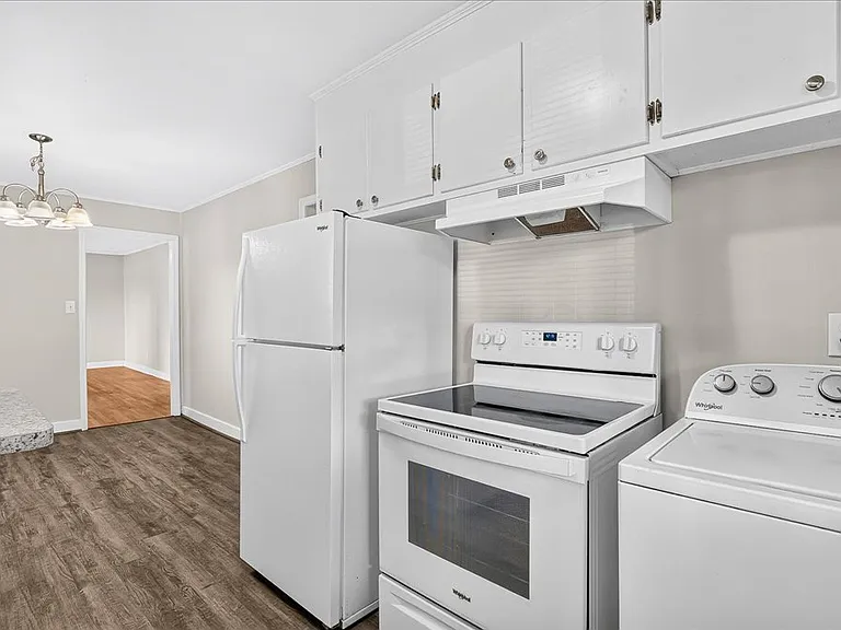1512 Lynne Ave — Photo 11