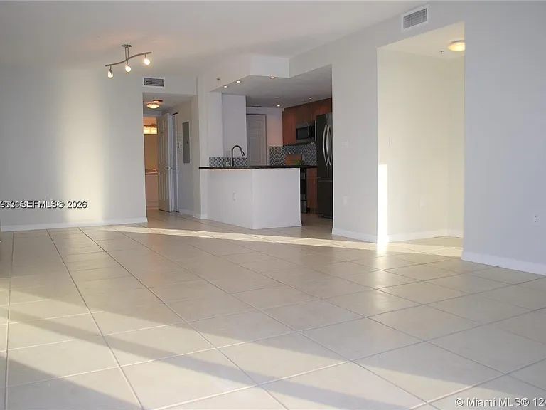 816 NW 11th St #801 — Photo 10