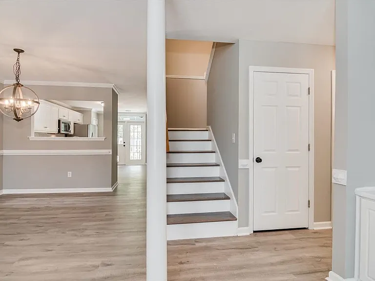 124 Palmer Ct — Photo 18