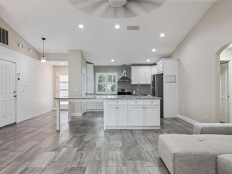 523 Fern St — Photo 12