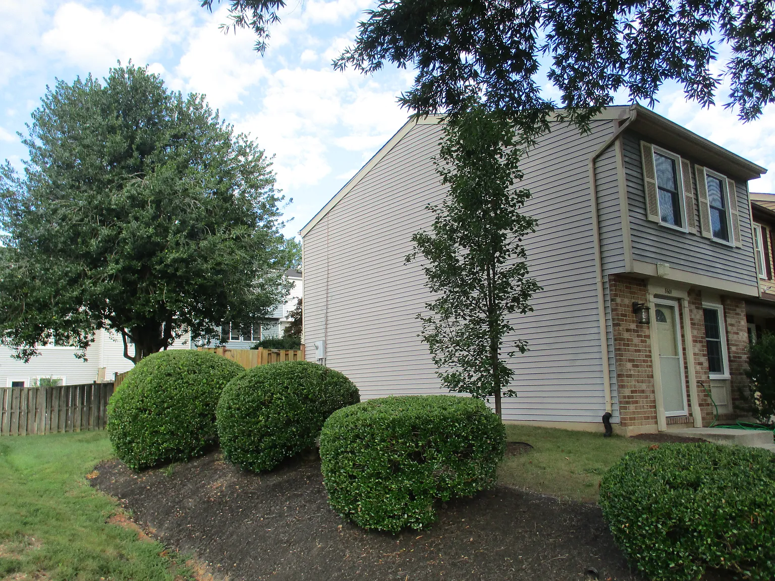 Modern 2BR TH for Rent! — Photo 3