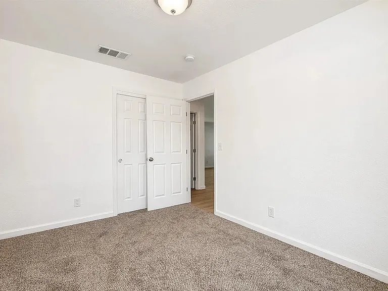 4014 E Turner Ave — Photo 8