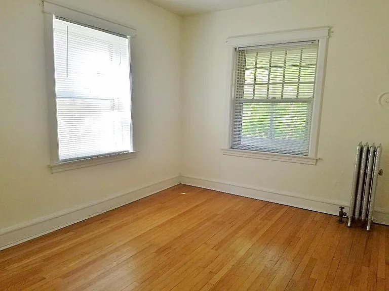 2508 N Stowell Ave — Photo 5