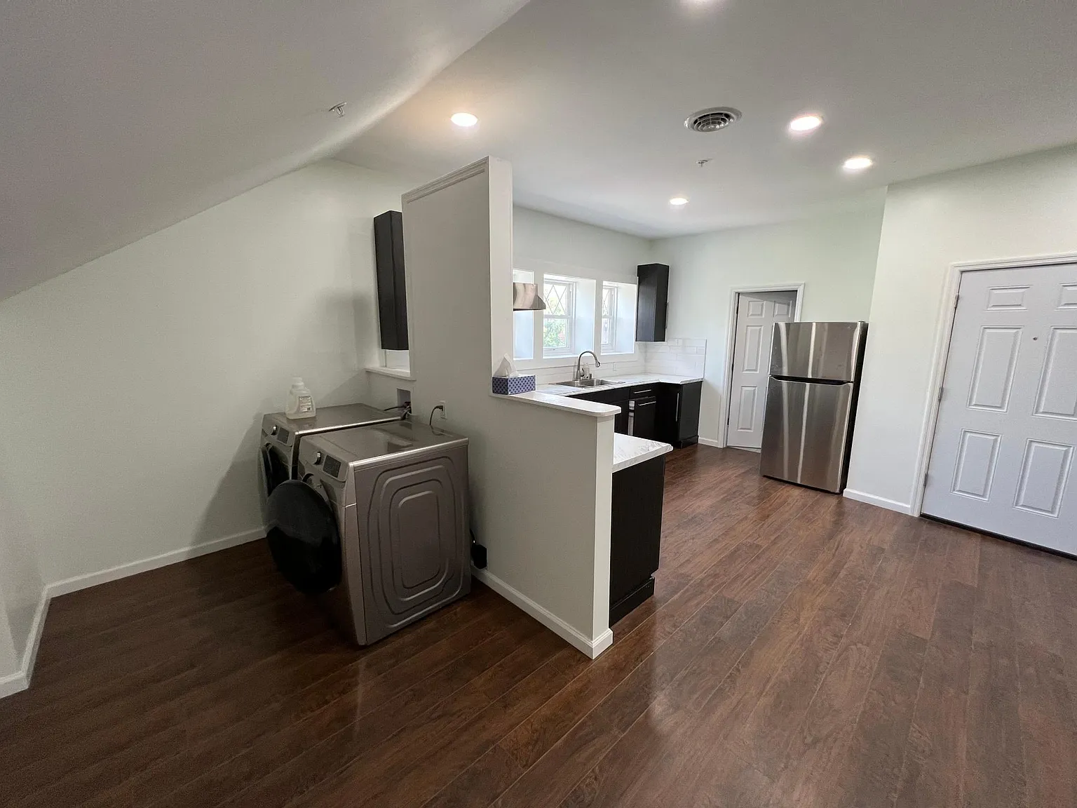 2 bed, 1200 sqft, $1,650 — Photo 2