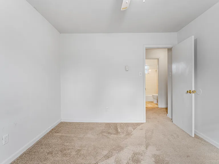 3616 Old Buckingham Rd #D — Photo 7
