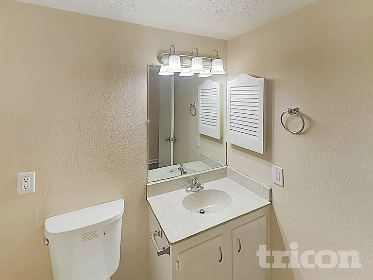 17503 Nordway Dr — Photo 14