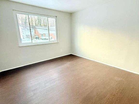 4th image of 146 Clay Dr