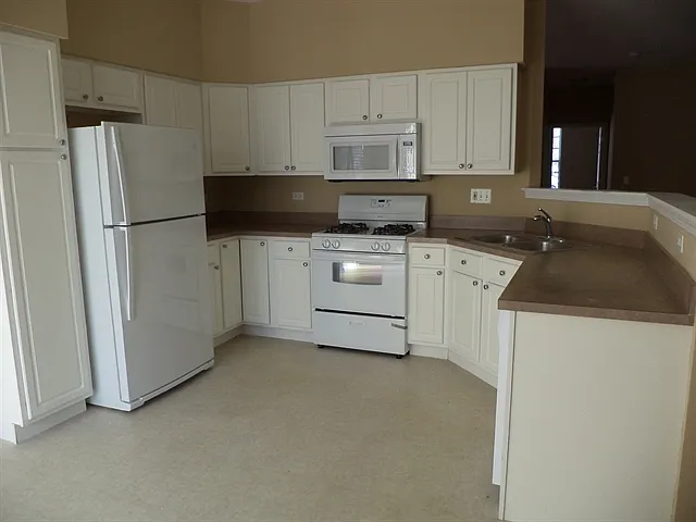Building Photo - 410 N Carlisle Ct