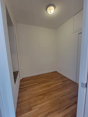 Rented by Avenues Real Estate | media 11