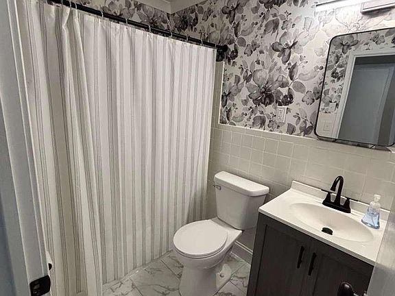 5th image of 7909 Burgundy Ln