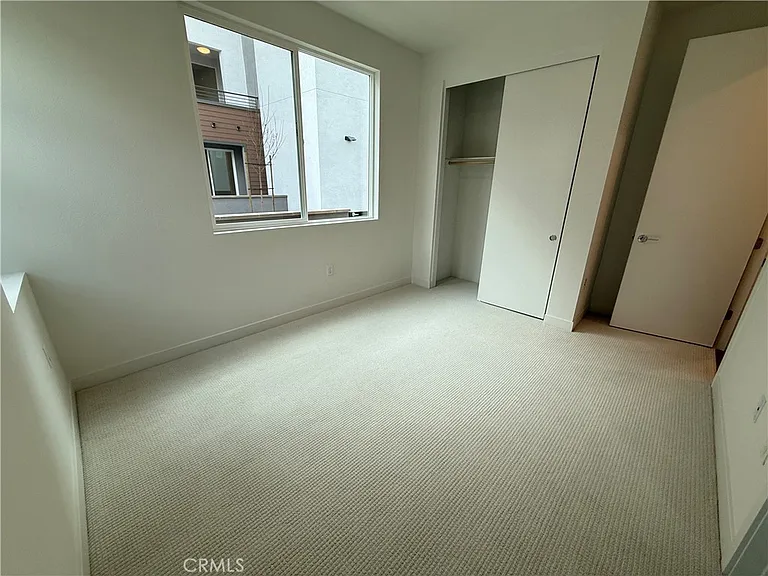 693 S Lyon St #693 — Photo 1