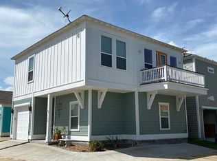 108 Sailhouse Way, Rockport, TX 78382