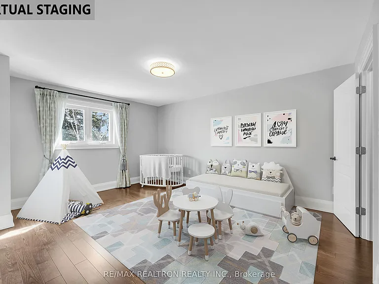 26 Liebeck Cres — Photo 16