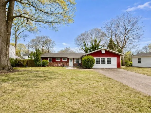 417 E Farmington Rd, Virginia Beach, VA 23454