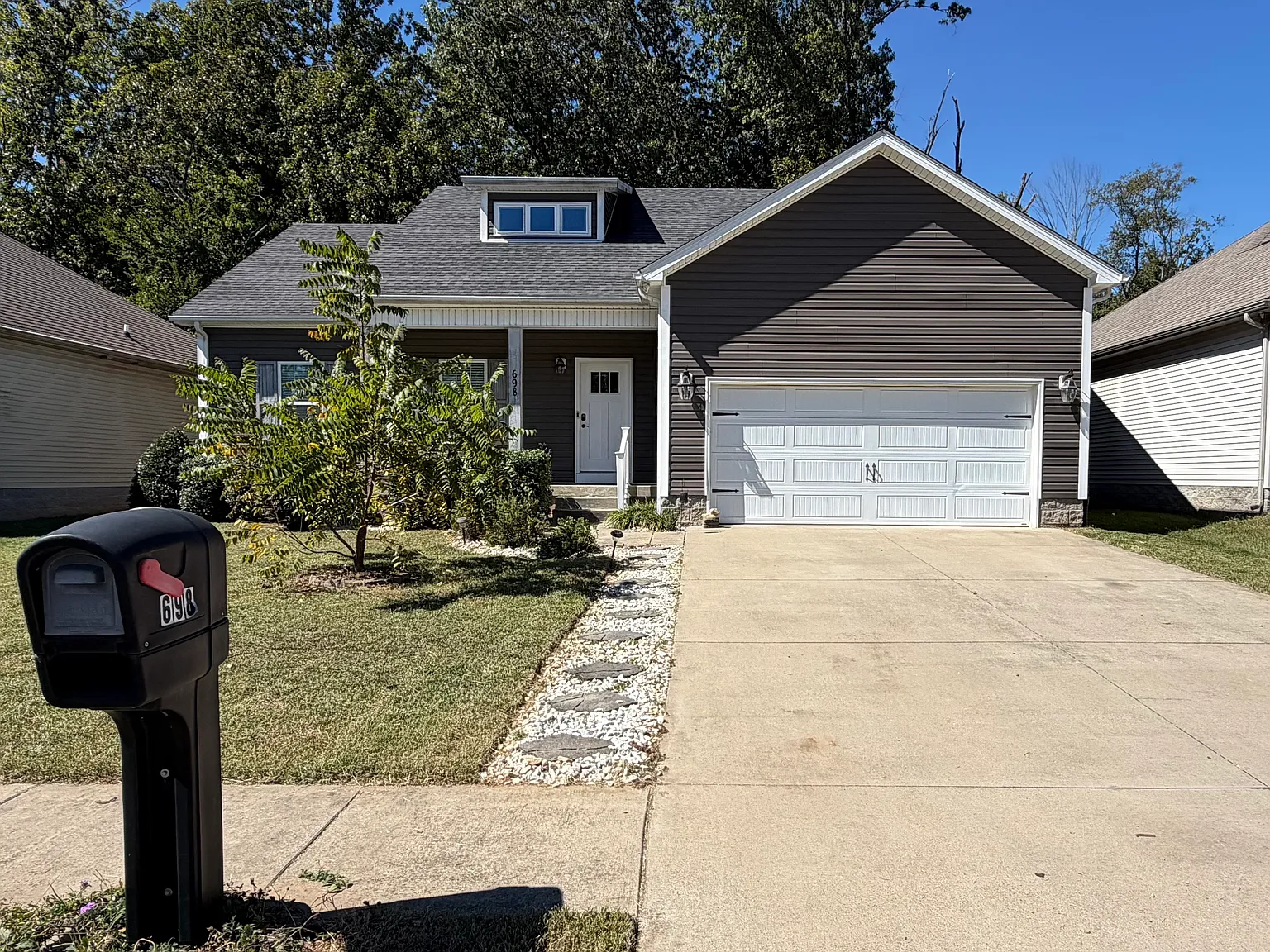 3 bed, 2075 sqft, $2,000 — Photo 1