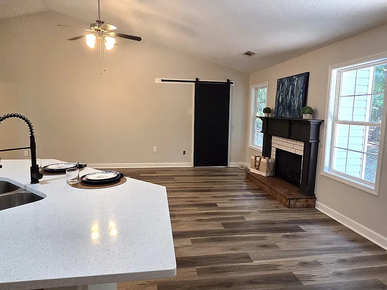171 Laurel Oaks Ln — Photo 13