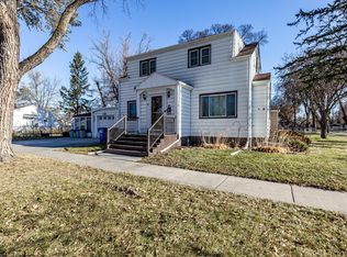 818 16th St S, Fargo, ND 58103