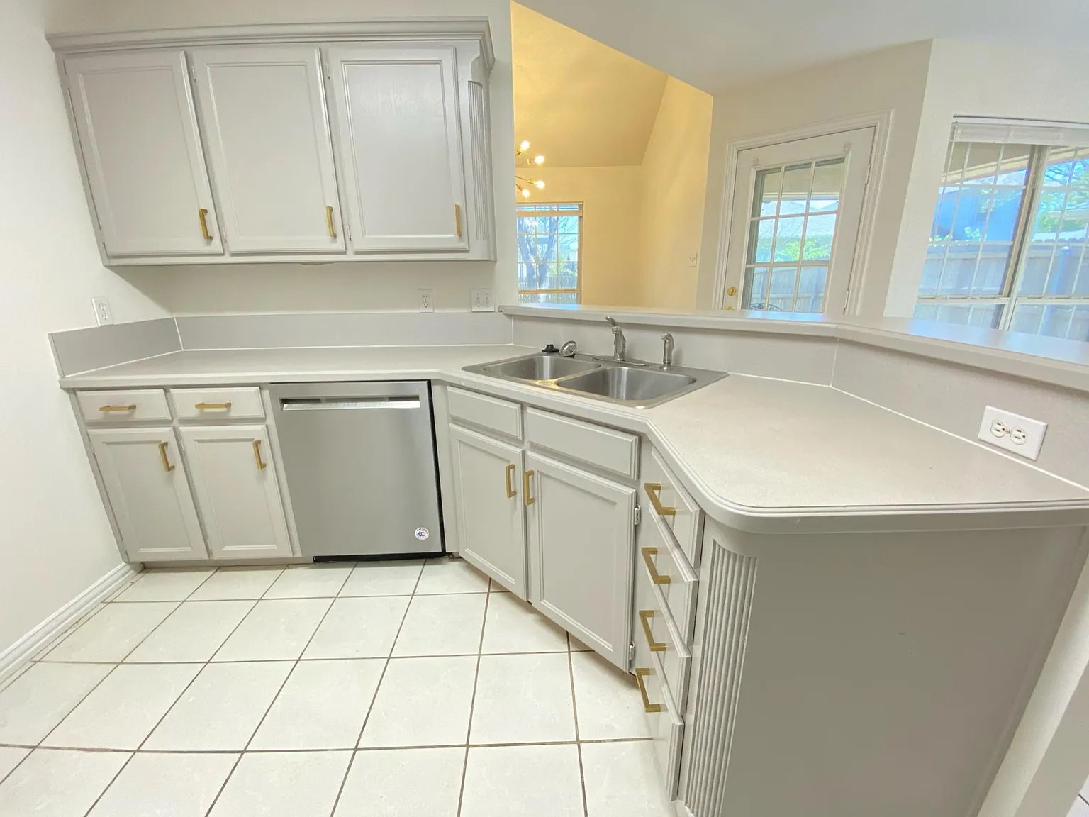 1212 Oak Valley — Photo 4
