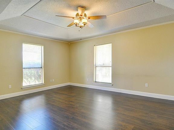 4th image of 2717 Margaret Dr