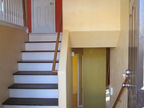 4th image of 415 Prince George Ct