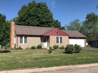 221 Kentucky Ave, Adrian, MN 56110