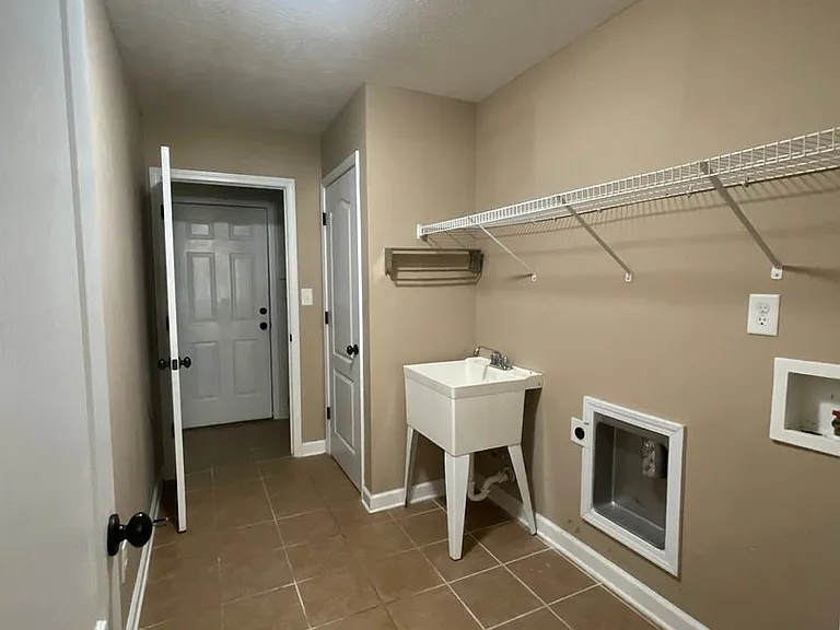 404 Windover Dr — Photo 14