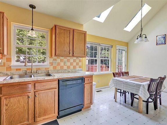 5th image of 1704 Ashcliff Way