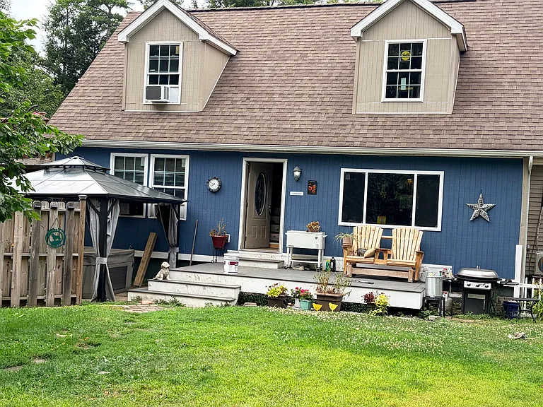 72 Ridley Ln — Photo 1