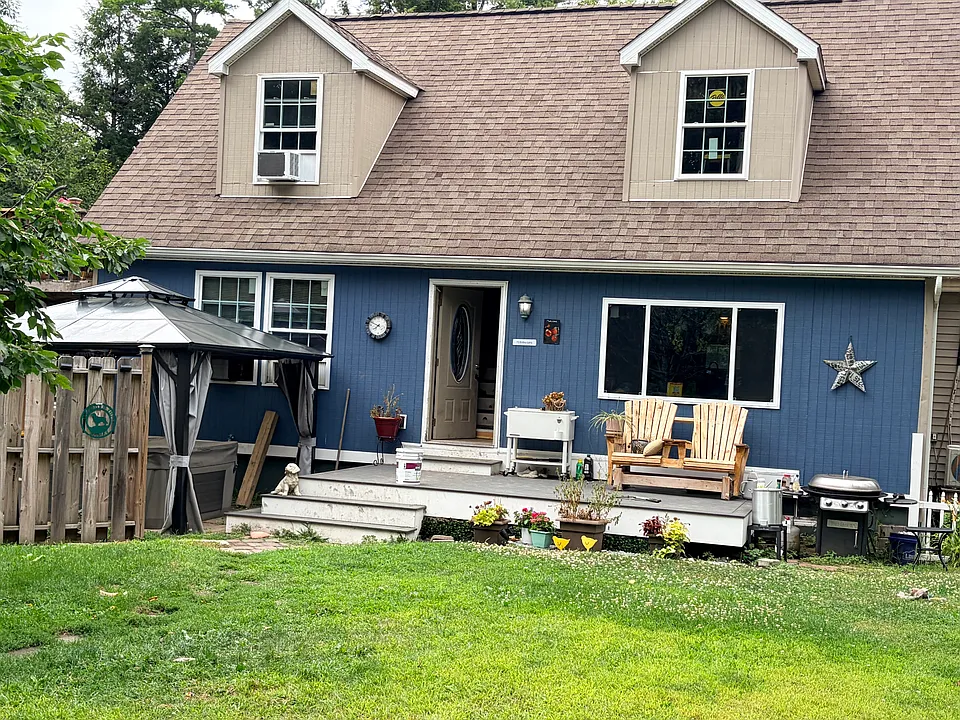 72 Ridley Ln