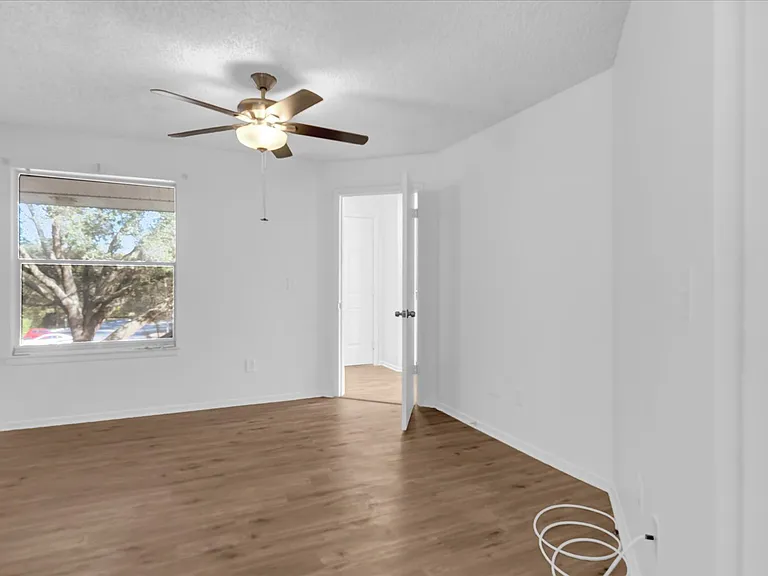 2585 Grassy Point Dr #211 — Photo 7