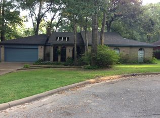 404 River Oaks Elkins Lake, Huntsville, TX 77340