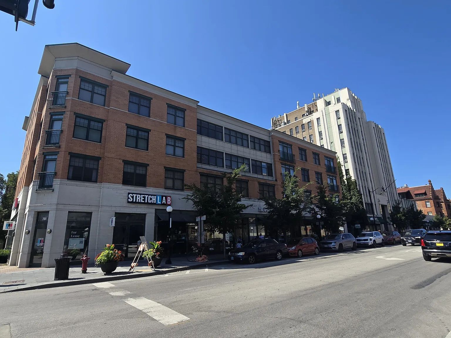 1 bed, 820 sqft, $1,999 — Photo 1