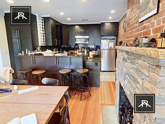5th image of 1612 Beacon St #2