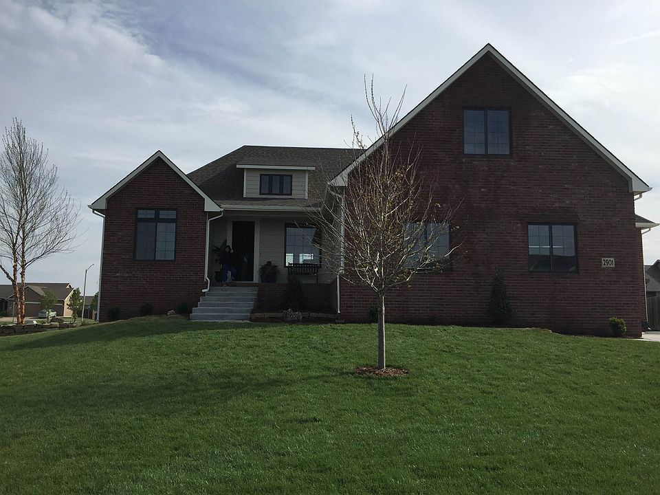 1st image of 2901 N Parkdale Ct