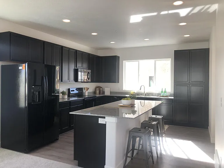 852 W Shelton Way — Photo 3