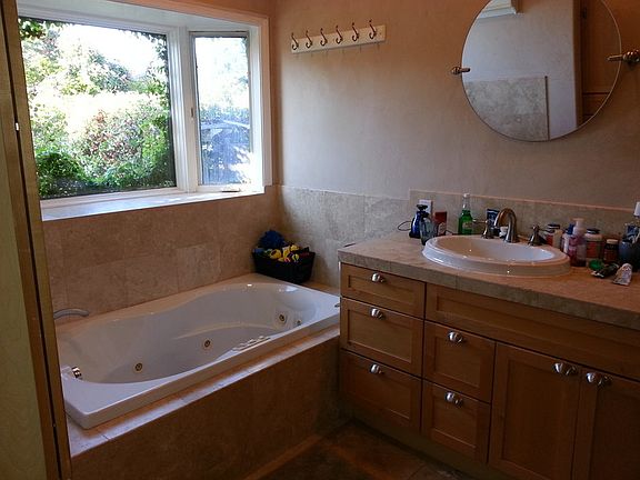 4th image of 614 Palomar Ave