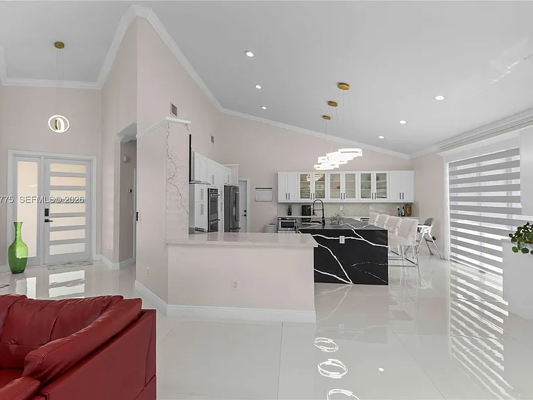 1530 Lacosta Dr W — Photo 8