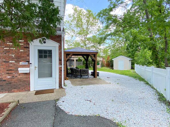 496 E Main St APT 2