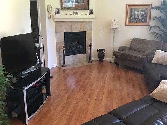 4th image of 1726 Merritt Cir #House