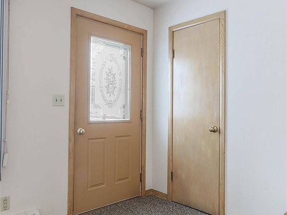 2nd image of 221 13th Ave S