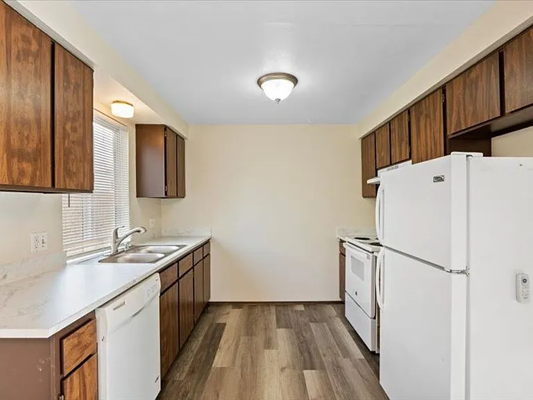 3276 W 9th Ct — Photo 6