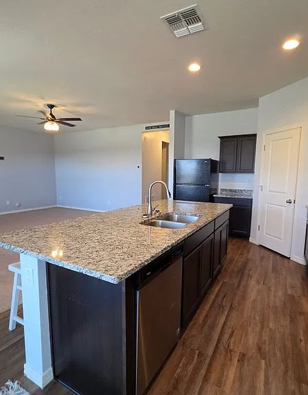 37392 W Capri Ave — Photo 7