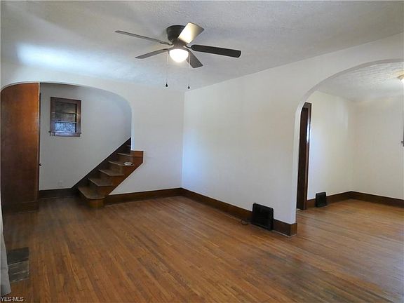 3rd image of 309 Iowa Ave
