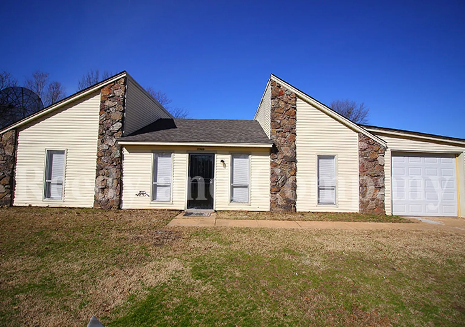 Welcome to 3340 Morningside Drive! — Photo 2