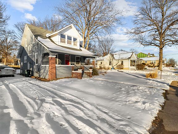 The single driveway can fit up to 3 cars